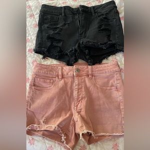 American eagle shorts size 6/8. Black and salmon.